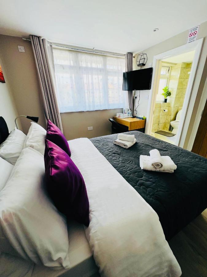 Indigo Suites 恩菲尔德 外观 照片