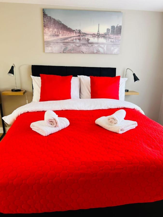 Indigo Suites 恩菲尔德 外观 照片