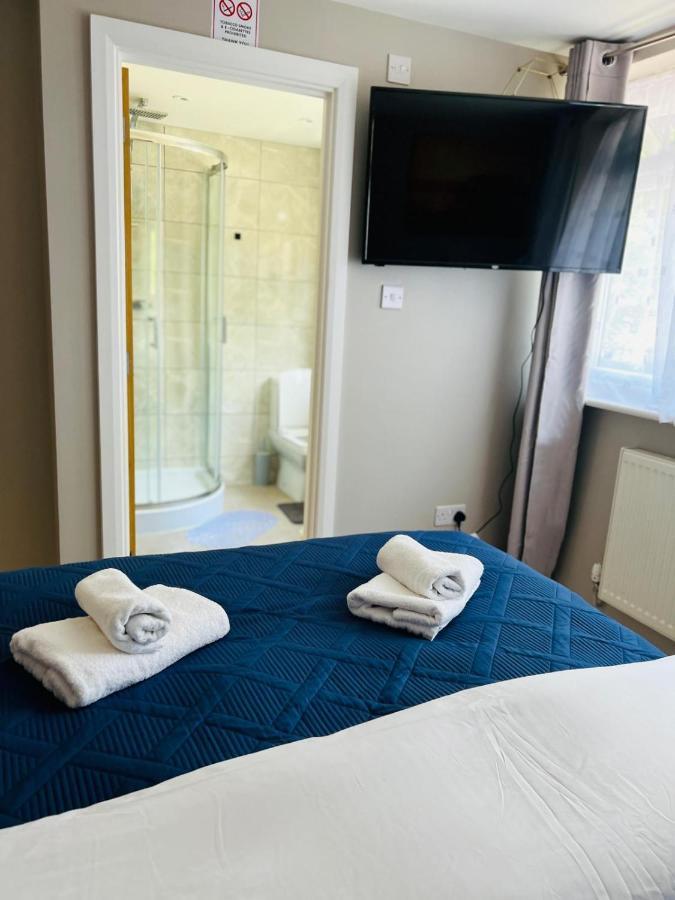 Indigo Suites 恩菲尔德 外观 照片