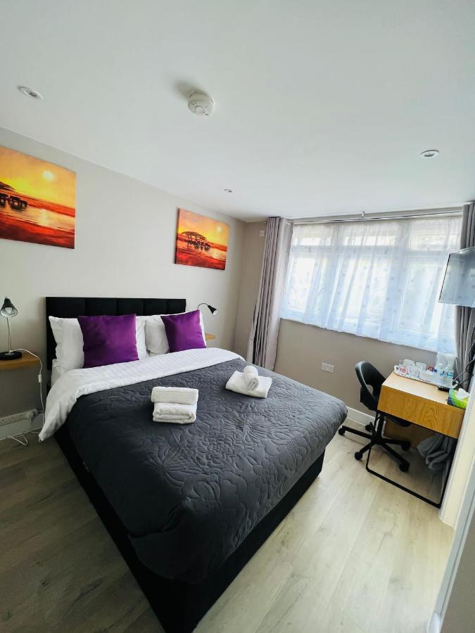 Indigo Suites 恩菲尔德 外观 照片