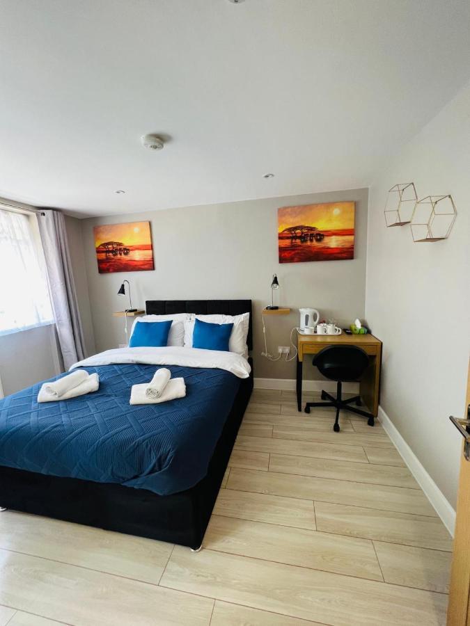 Indigo Suites 恩菲尔德 外观 照片