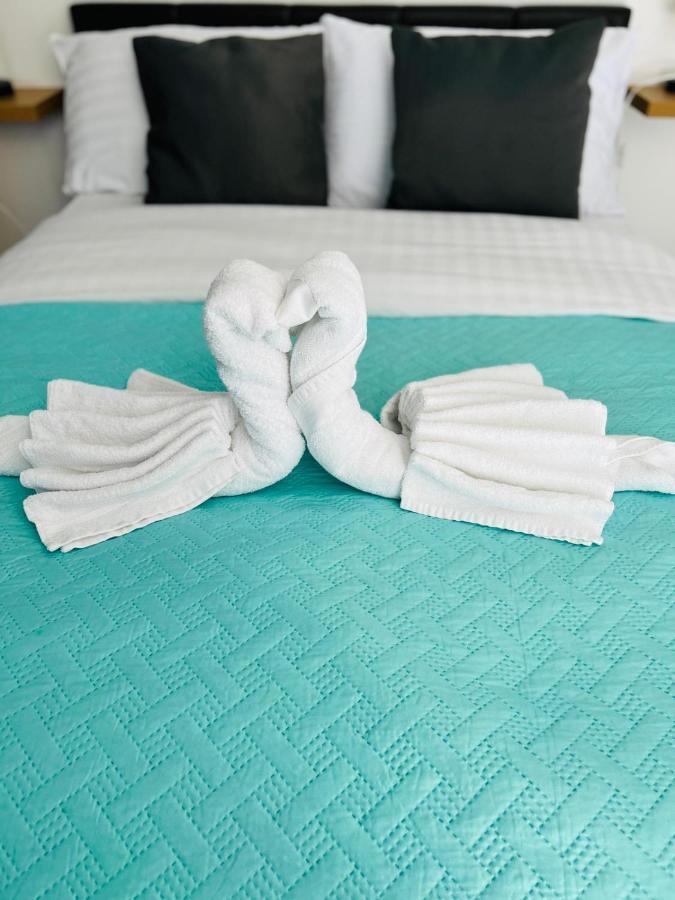 Indigo Suites 恩菲尔德 外观 照片